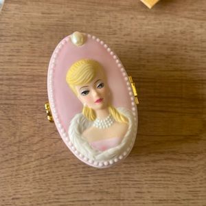 Barbie Oval Jewellery Box - From Barbie with Love - Wedding Day Barbie
